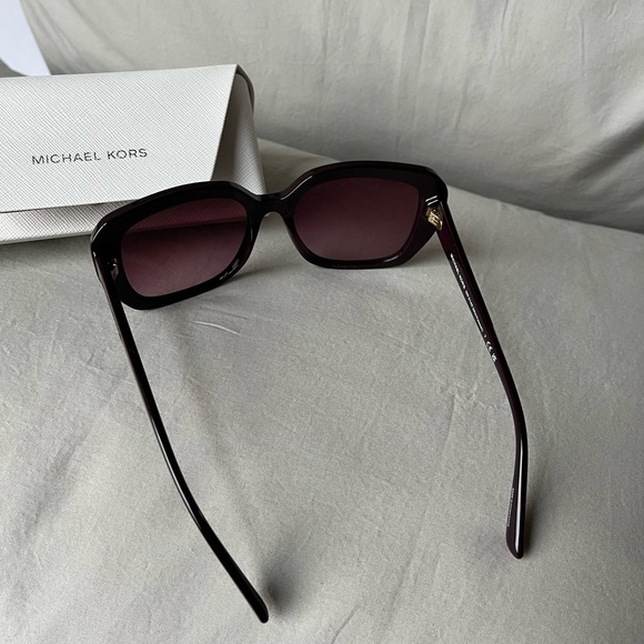Michael Kors Sunglasses! - Picture 2 of 6